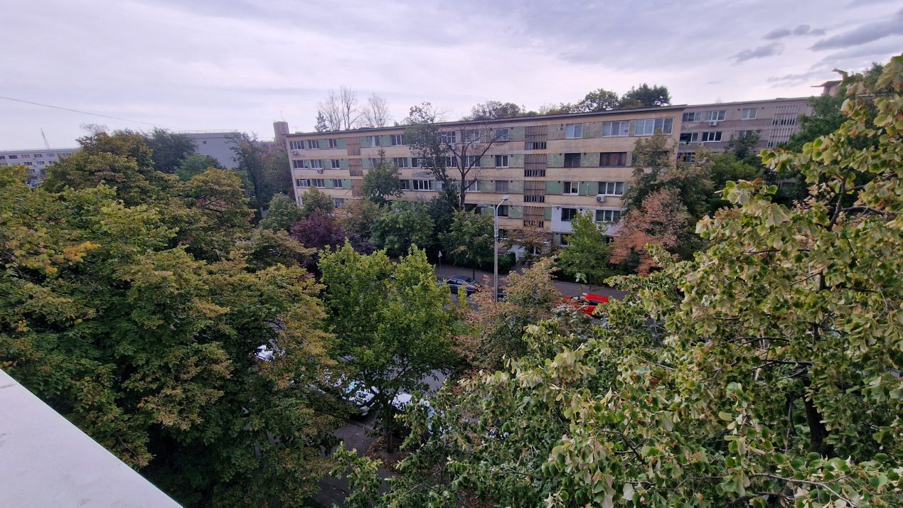 Apartament cu 3 camere de inchiriat - Crangasi, Constructorilor