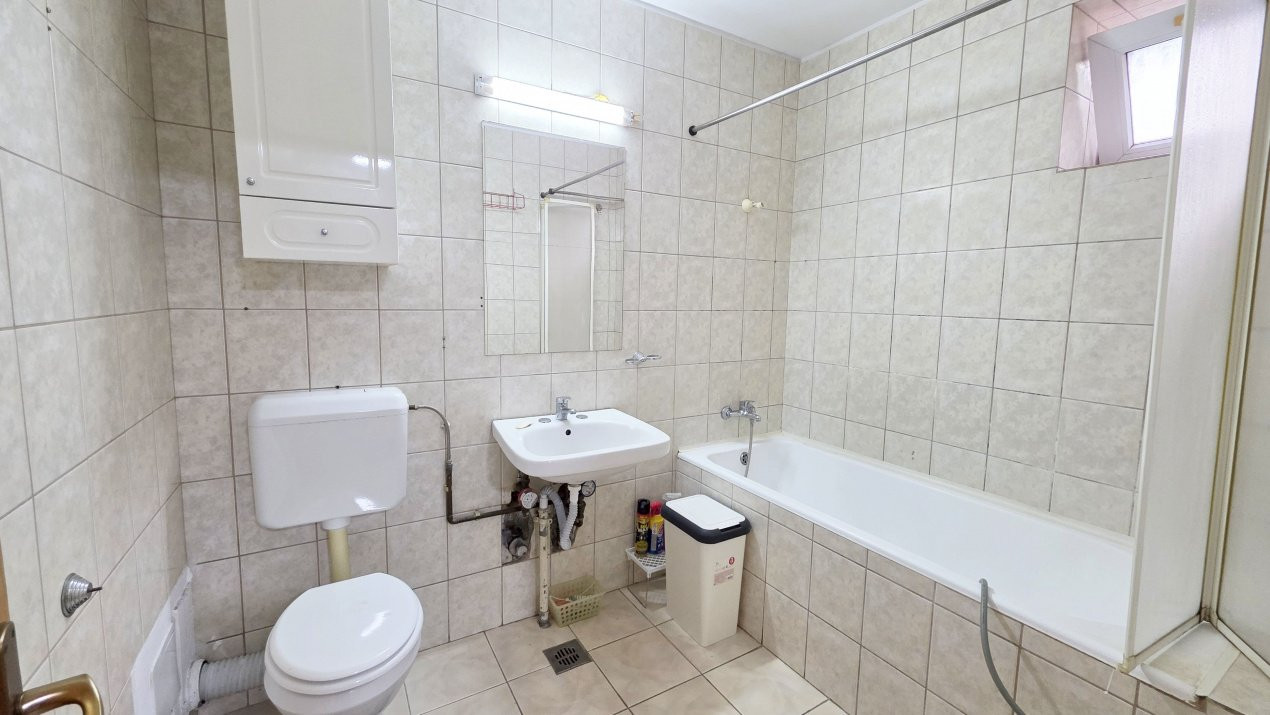 Intr-adevar unic. Apartament cu 3 camere, peste 90 mp, Cernauti
