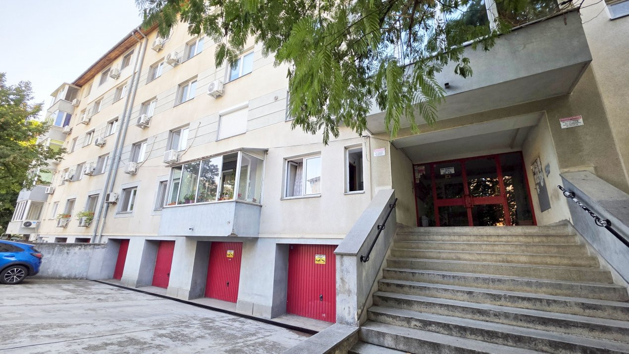 Intr-adevar unic. Apartament cu 3 camere, peste 90 mp, Cernauti