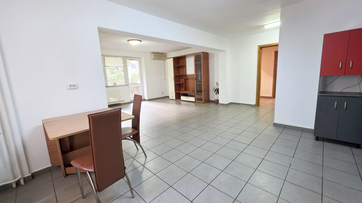 Intr-adevar unic. Apartament cu 3 camere, peste 90 mp, Cernauti