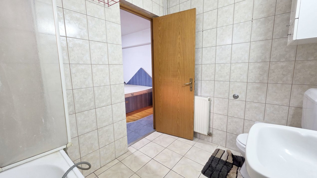 Intr-adevar unic. Apartament cu 3 camere, peste 90 mp, Cernauti