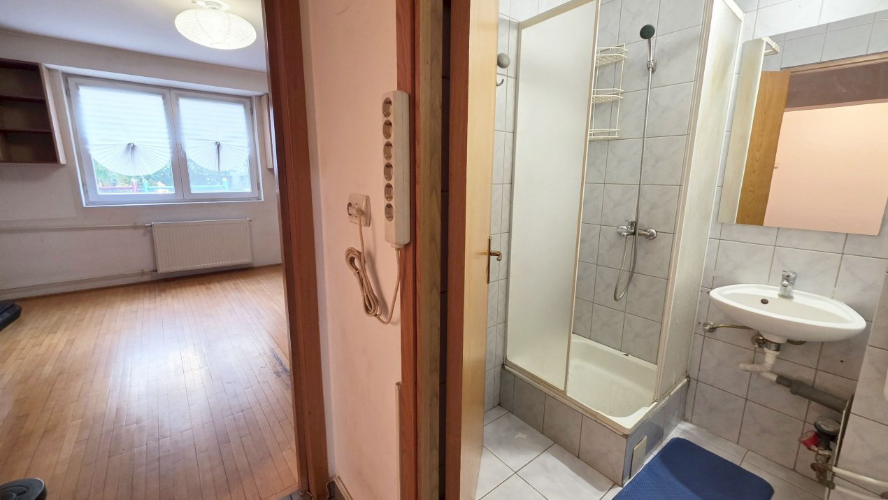 Intr-adevar unic. Apartament cu 3 camere, peste 90 mp, Cernauti