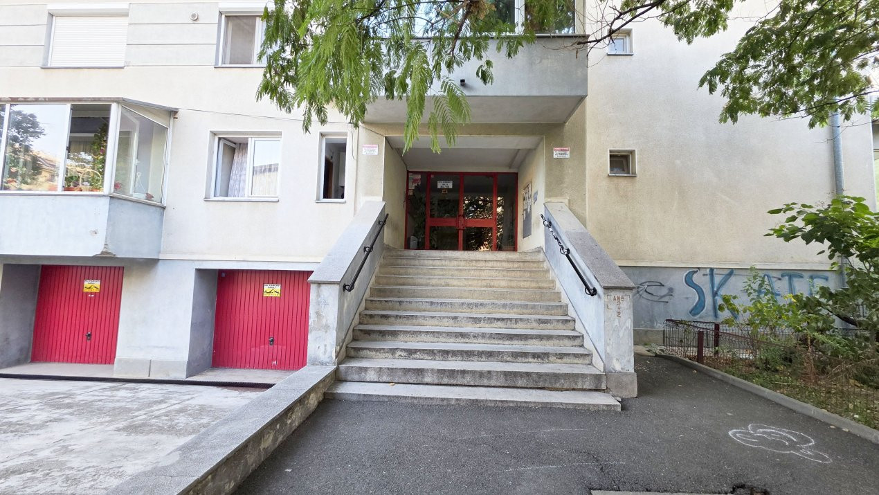 Intr-adevar unic. Apartament cu 3 camere, peste 90 mp, Cernauti