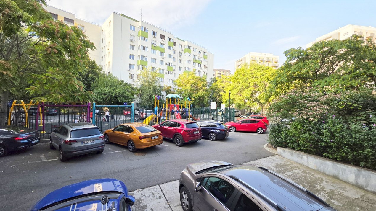 Intr-adevar unic. Apartament cu 3 camere, peste 90 mp, Cernauti