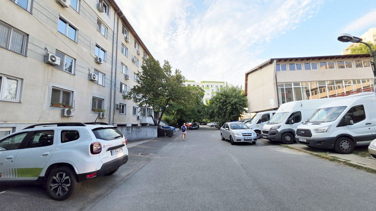 Intr-adevar unic. Apartament cu 3 camere, peste 90 mp, Cernauti