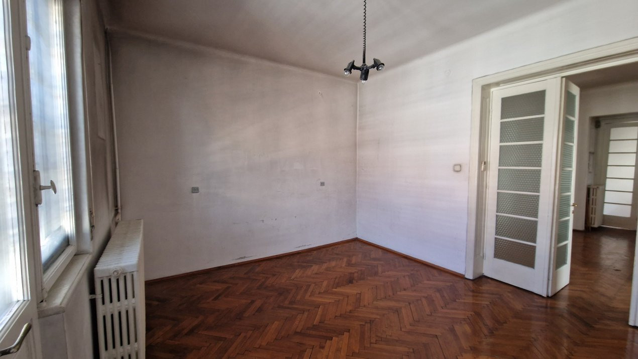 Proprietate deosebită ap 3 camere în casă interbelică, de vanzare in zona Unirii