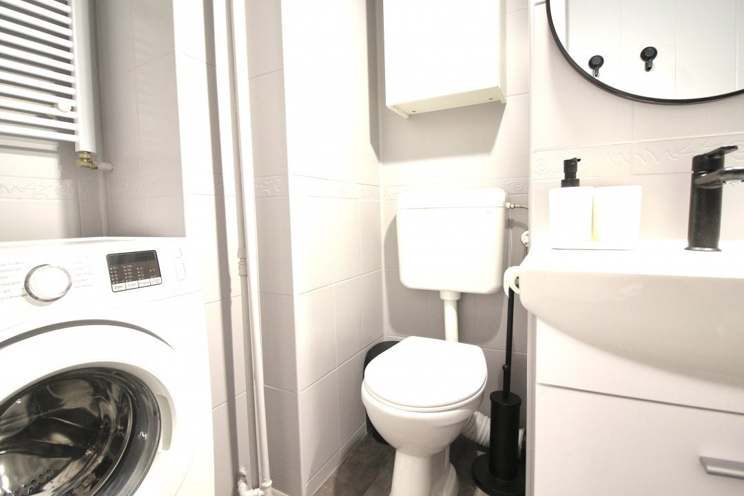 CALEA PLEVNEI-CASA RADIO, APARTAMENT DECOMANDAT,, BLOC 1994!