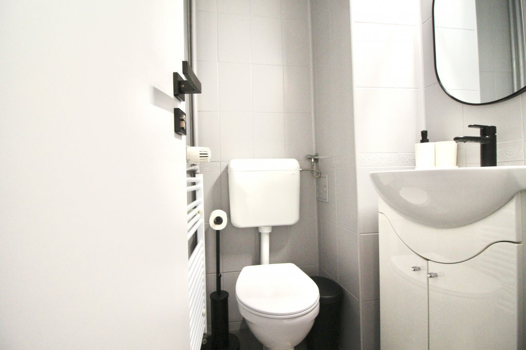 CALEA PLEVNEI-CASA RADIO, APARTAMENT DECOMANDAT,, BLOC 1994!
