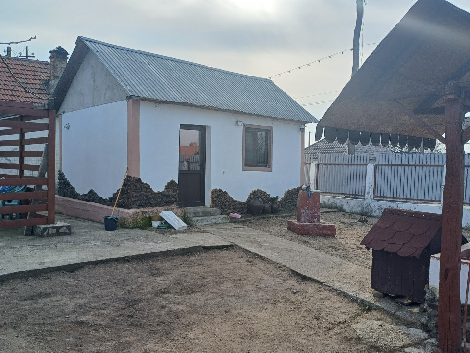 Casă de vânzare în Lunca Corbului – poziție excelentă, teren generos!