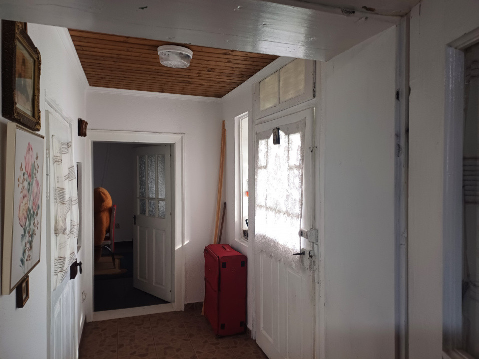 Casă de vânzare în Lunca Corbului – poziție excelentă, teren generos!