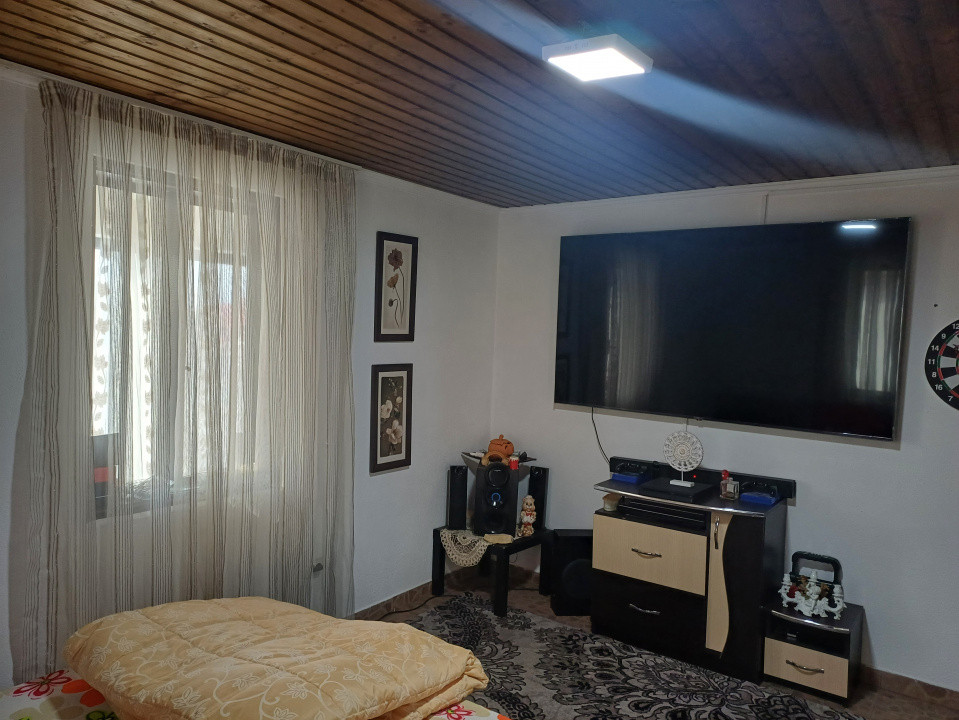 Casă de vânzare în Lunca Corbului – poziție excelentă, teren generos!