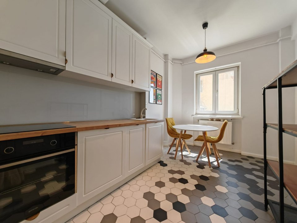 Apartament 4 camere, Piața Victoriei – str. Occidentului