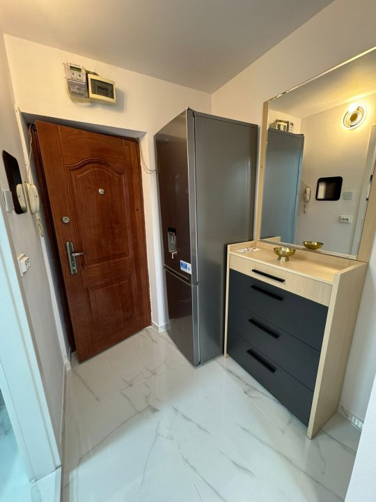 Garsoniera decomandata metrou Lujerului