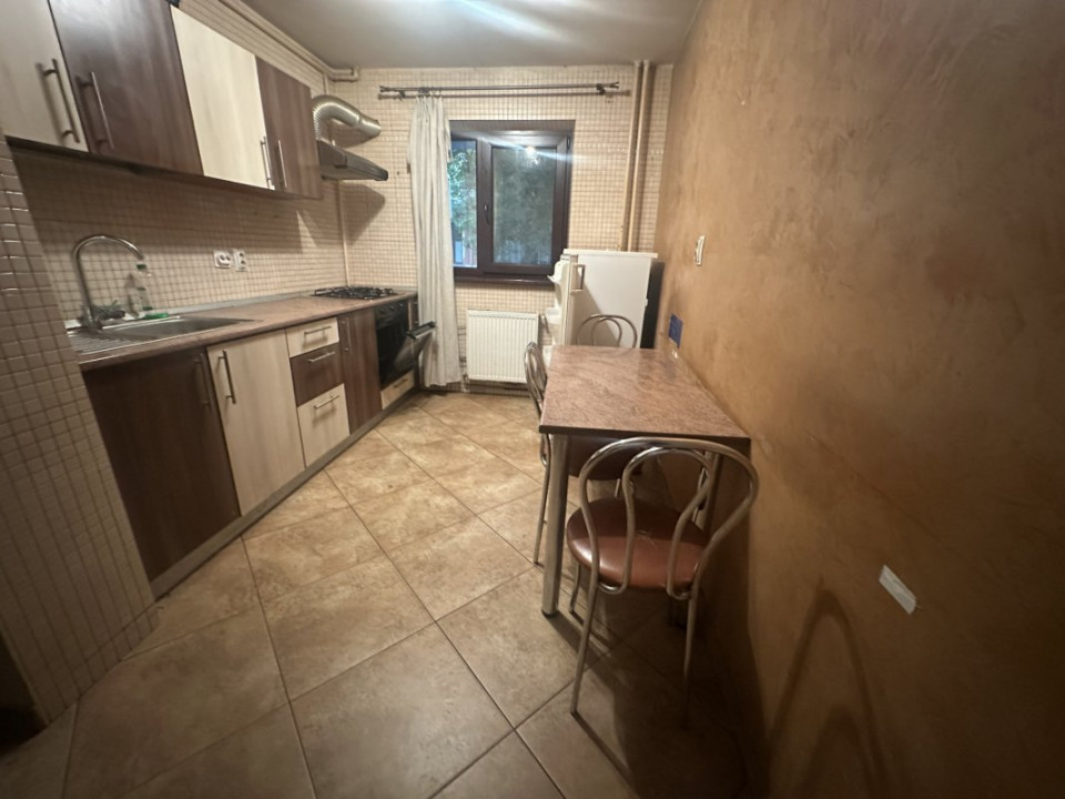 Apartament 4 camere Nasaud 82 mp