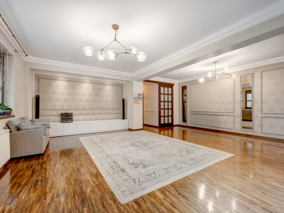 Apartament 170mp utili, 77mp curte și 3 locuri parcare, Parc Bazilescu!