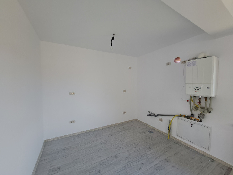 Case 4 camere TiP PARTER Bradu | 400 mp teren | TVA inclus