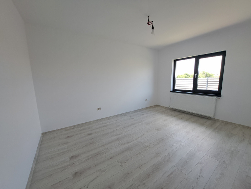 Case 4 camere TiP PARTER Bradu | 400 mp teren | TVA inclus