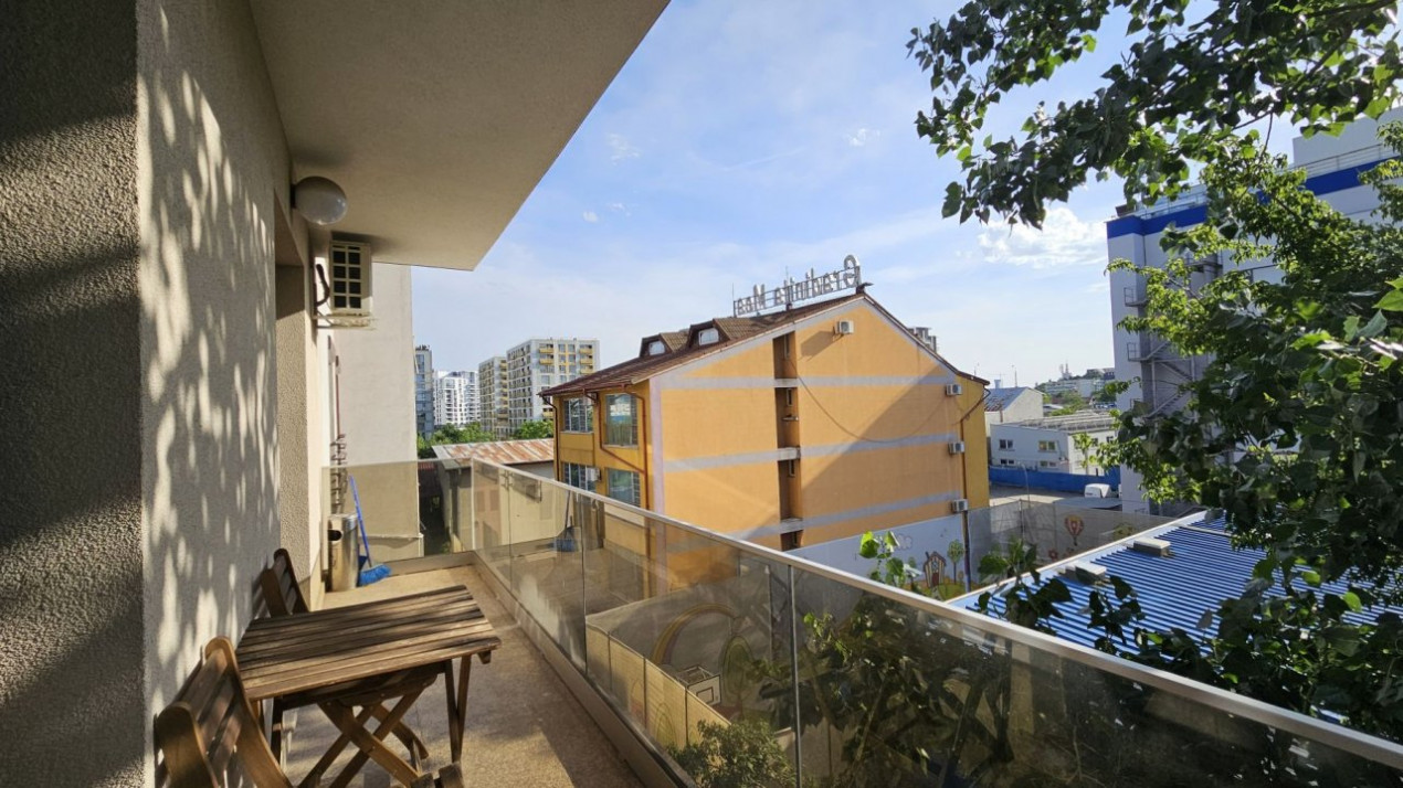 Apartament  - terasa 200 mp-complet cu vedere libera si parcare
