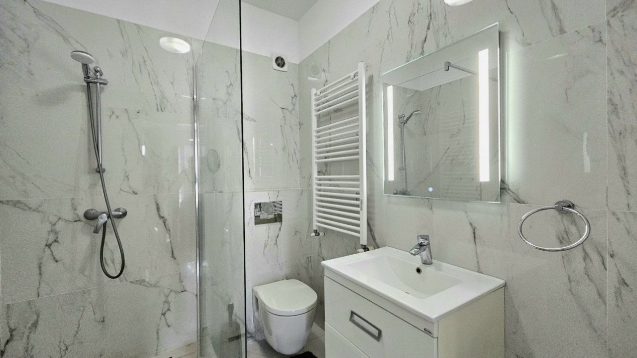 Apartament - terasa 200 mp- complet cu vedere libera si parcare