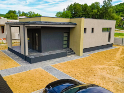 Case parter cu 4 camere în Budeasa – confort modern în mijlocul naturi