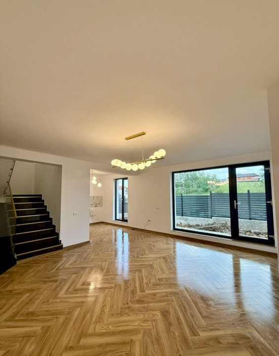 Vilă nouă în complex privat, 4 camere, 120 mp utili – Pitești