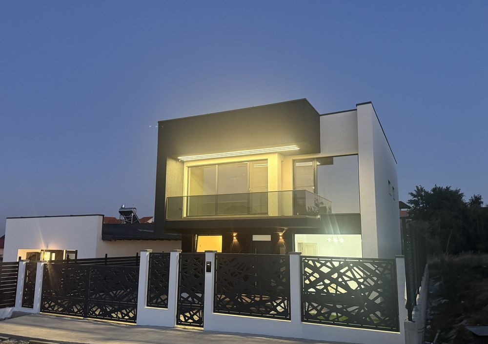 Vilă nouă în complex privat, 4 camere, 120 mp utili – Pitești
