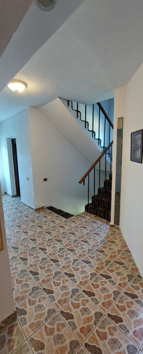 Vila de vacanțe cu prieteni în 9 camere și teren generos în Argeș