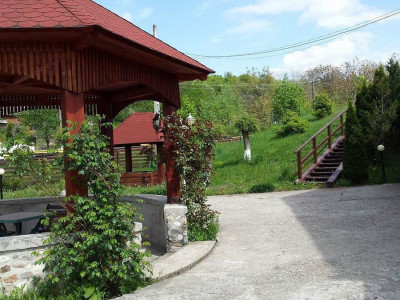 Pensiune 9 camere în Valea Mare Bratia, com. Balilești, jud. Argeș