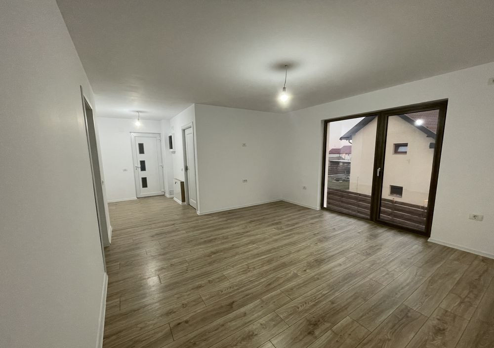Apartamente 2 camere finalizate, cu grădină și parcare inclusă