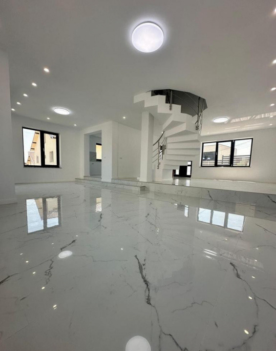 Casă spațioasă și modernă de vânzare în Trivale – panoramă superbă