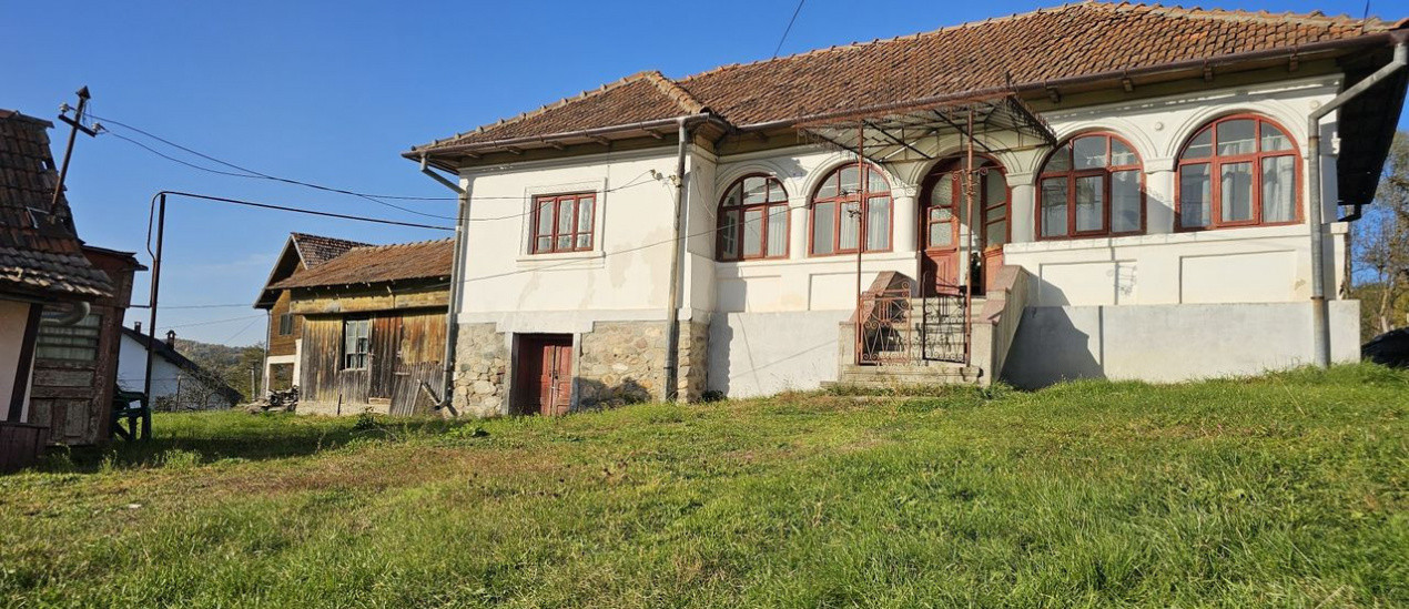 De vânzare – Casă în Curtea de Argeș, cartier Șipot