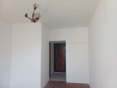Garsonieră de vânzare – 25 mp, zona Războieni, ideală pentru investiți