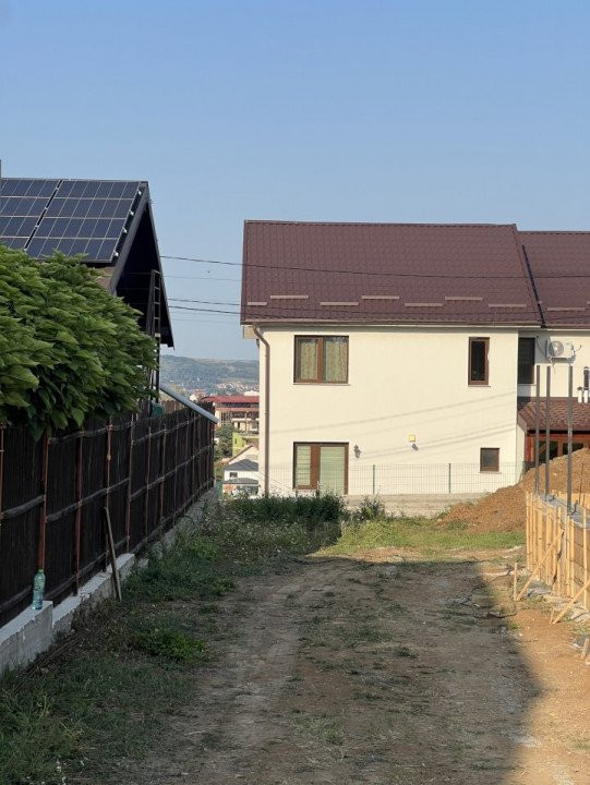 Teren intravilan 446 mp – Strada Pinilor, zonă exclusivistă foarte căutată