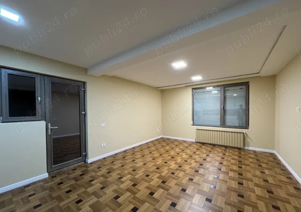 Apartament Nou cu 2 Camere Decomandat, Curte Proprie și Loc de Parcare