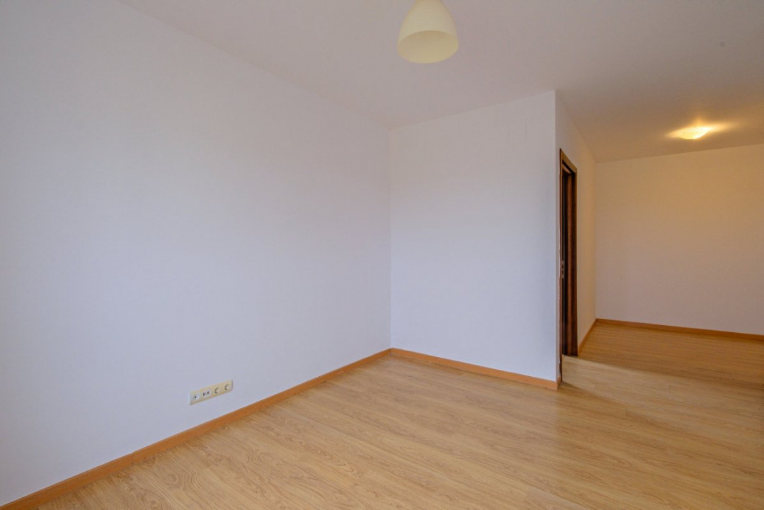 Apartament spațios 3 camere, 3bai, 2 locuri de parcare incluse