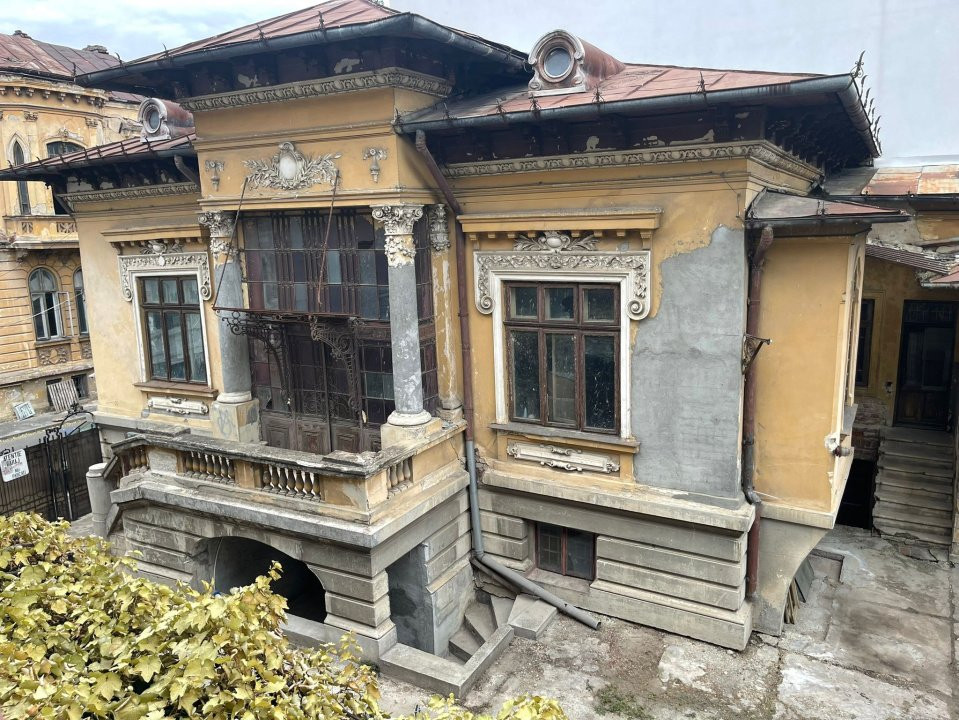 Vilă arhitectură deosebită - consolidată - zona Cismigiu