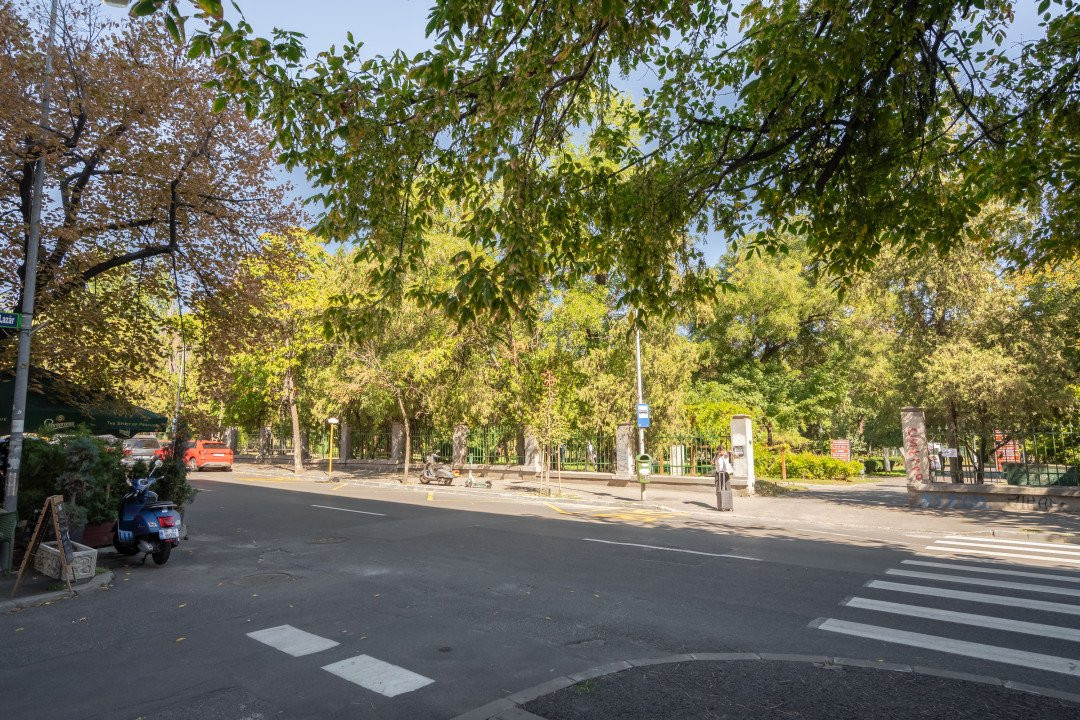 Garsoniera cu vedere spre Parcul Cismigiu - bloc Diham ( MAI)