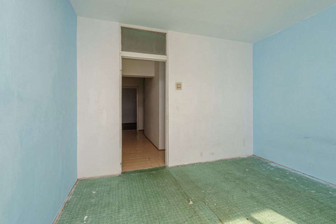 Turda - Col Ștefan Stoika, 4 camere, decomandat, '91 mp, 2 gr sanit, bloc 1983