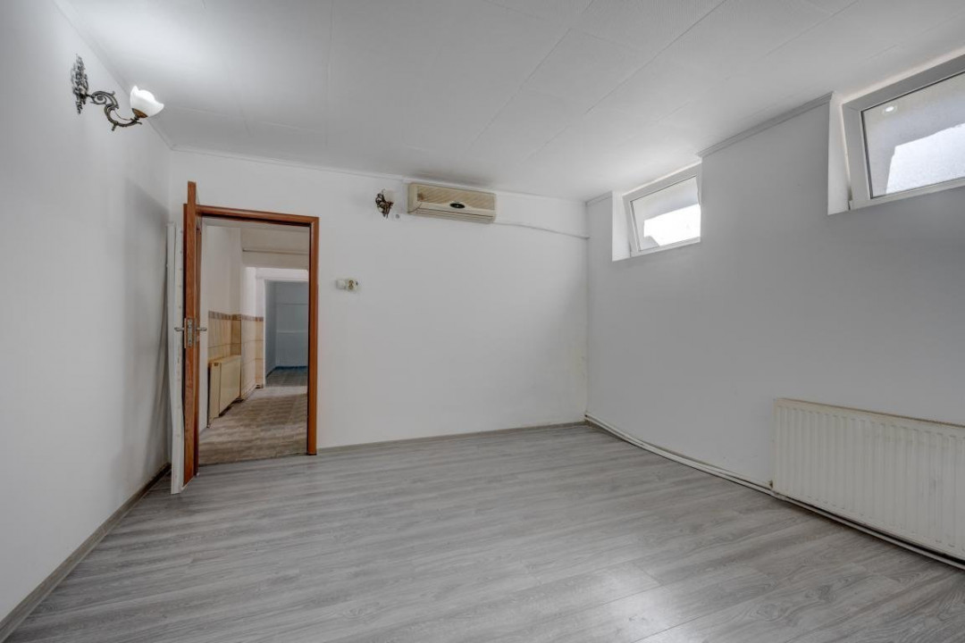 Apartament in vila 2 camere demisol Piata Sfantul Stefan 