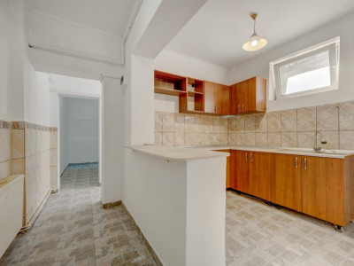 Apartament in vila 2 camere demisol Piata Sfantul Stefan 