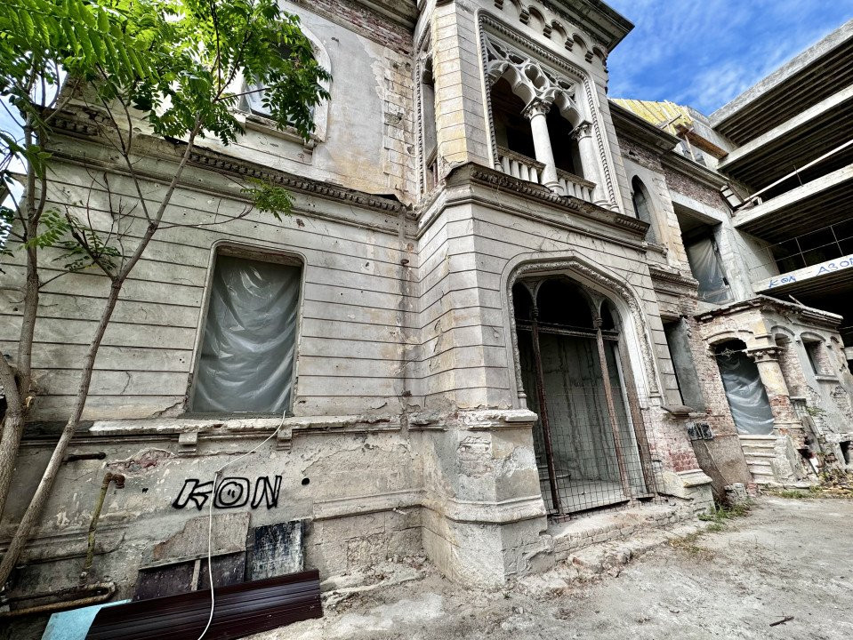 Vila istorică consolidata Universitate - Gradina Icoanei - Sup. 1500 mp 