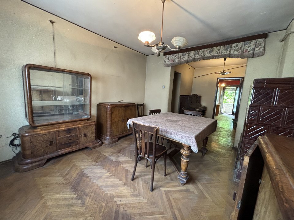 Apartament 3 camere, 86 mp, etaj 1, langa Parcul Carol, de renovat