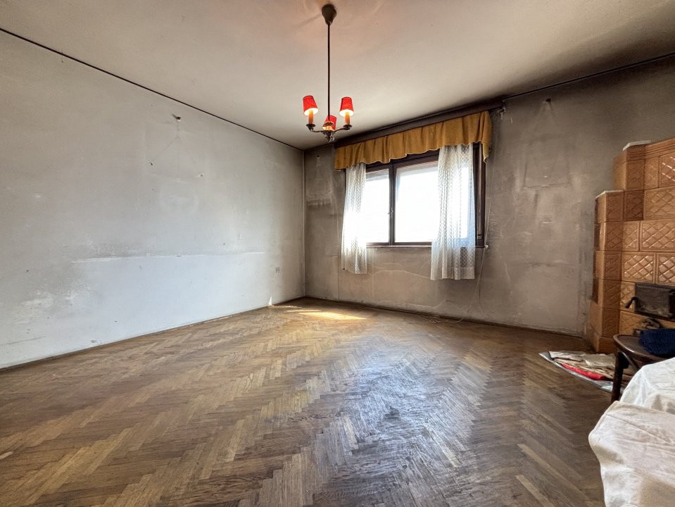 Apartament 3 camere, 86 mp, etaj 1, langa Parcul Carol, de renovat