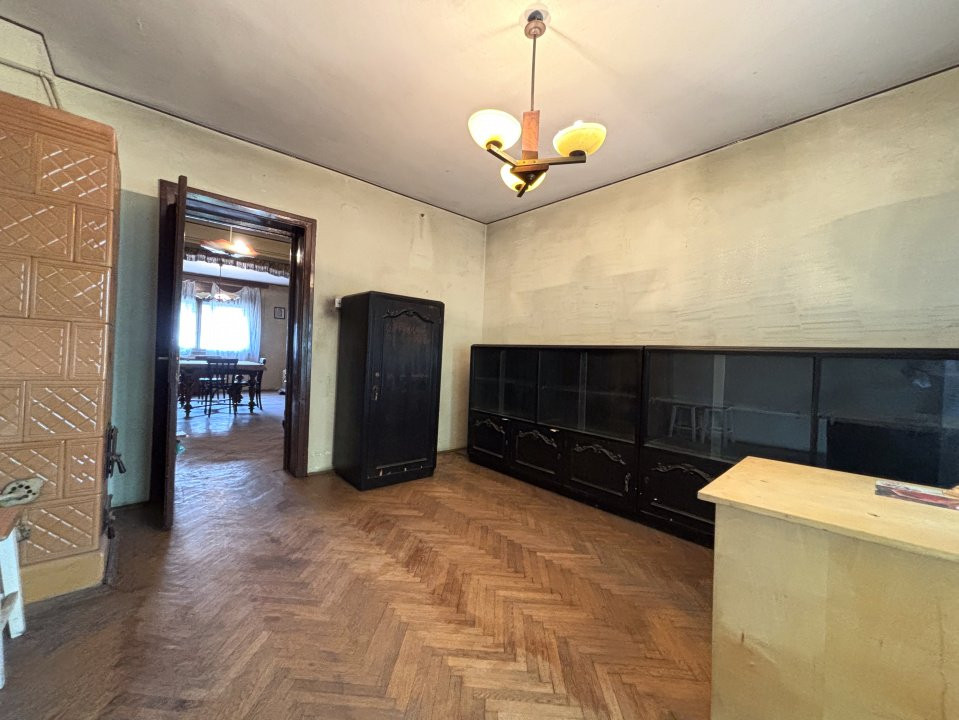 Apartament 3 camere, 86 mp, etaj 1, langa Parcul Carol, de renovat