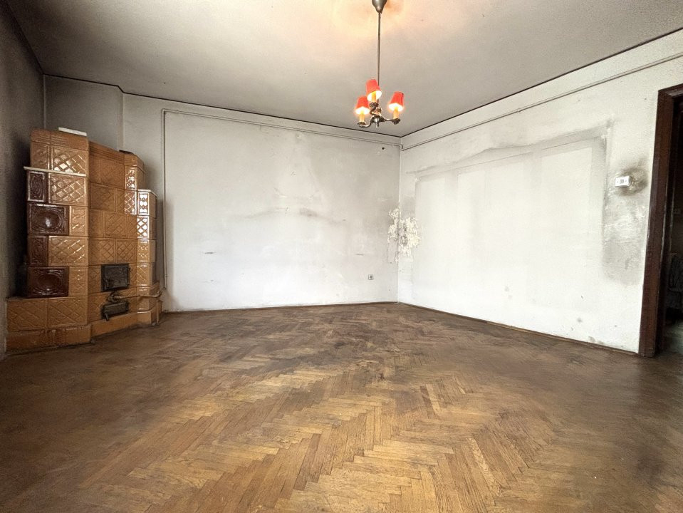 Apartament 3 camere, 86 mp, etaj 1, langa Parcul Carol, de renovat