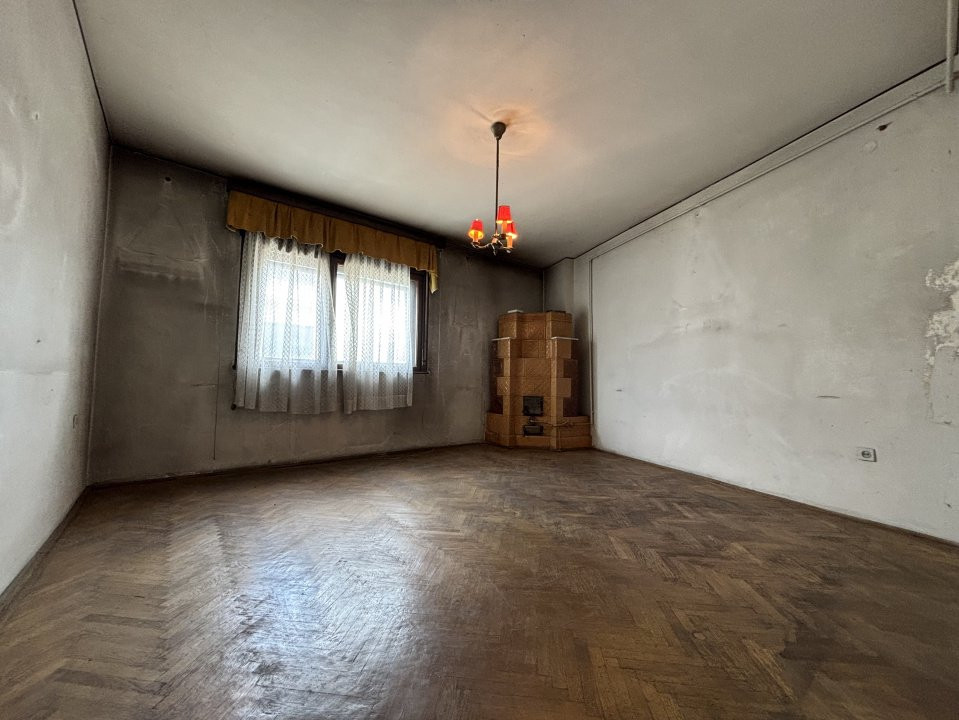 Apartament 3 camere, 86 mp, etaj 1, langa Parcul Carol, de renovat