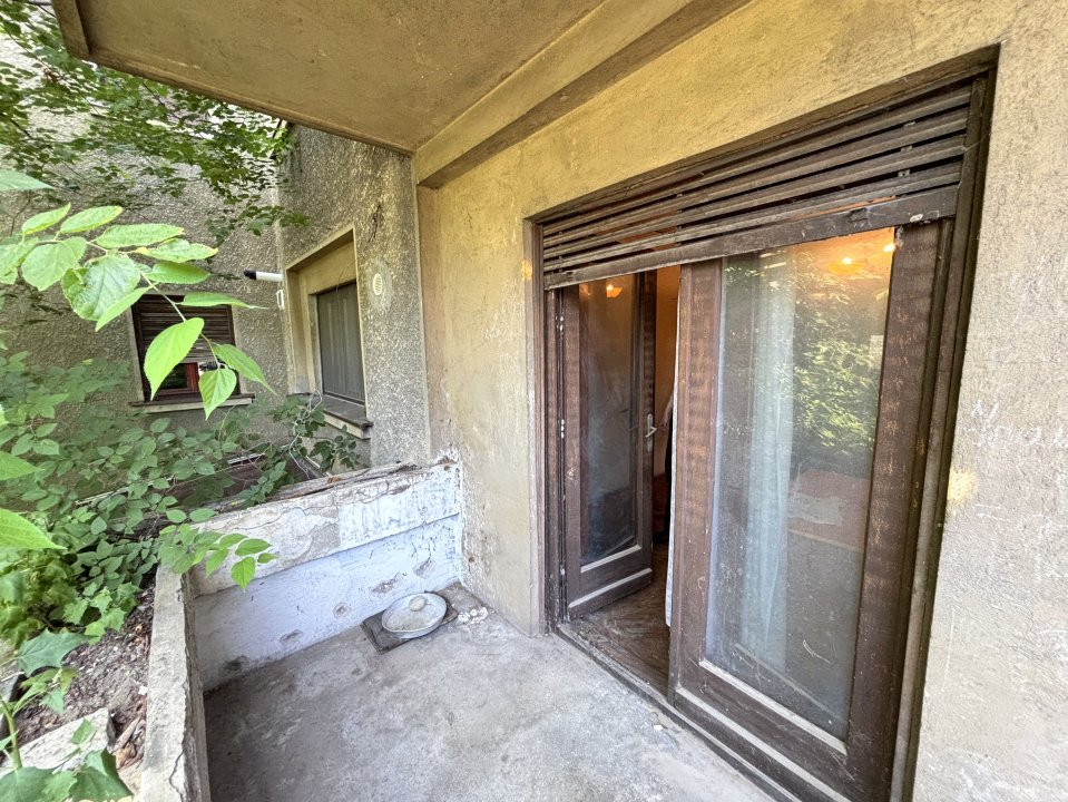 Apartament 3 camere, 86 mp, etaj 1, langa Parcul Carol, de renovat