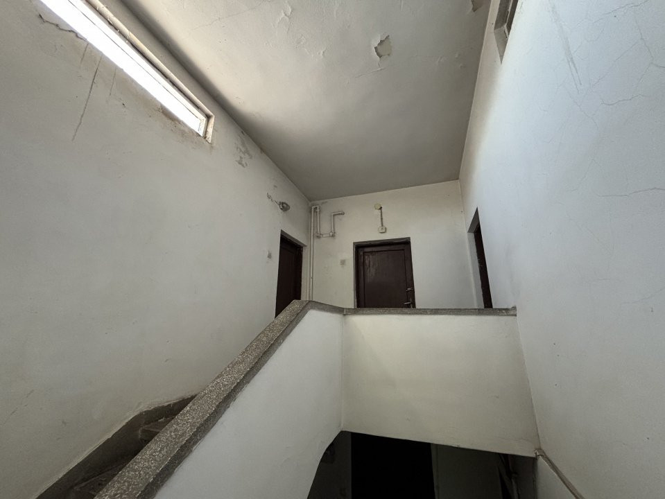 Apartament 3 camere, 86 mp, etaj 1, langa Parcul Carol, de renovat