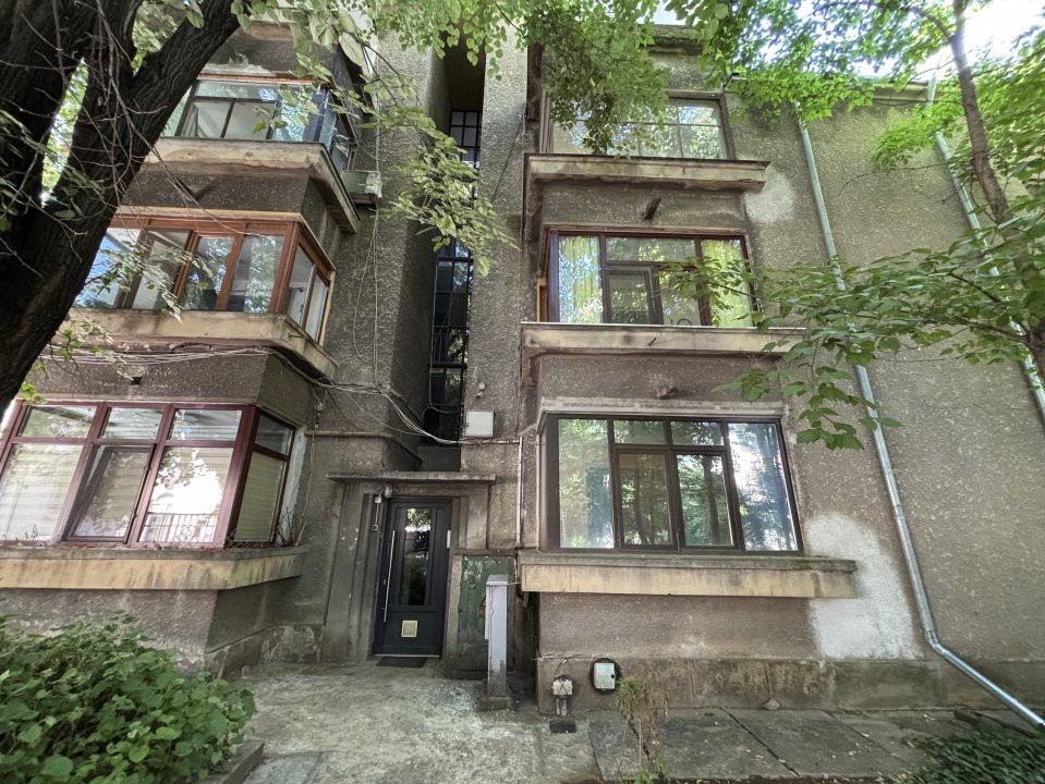 Apartament 3 camere, 86 mp, etaj 1, langa Parcul Carol, de renovat