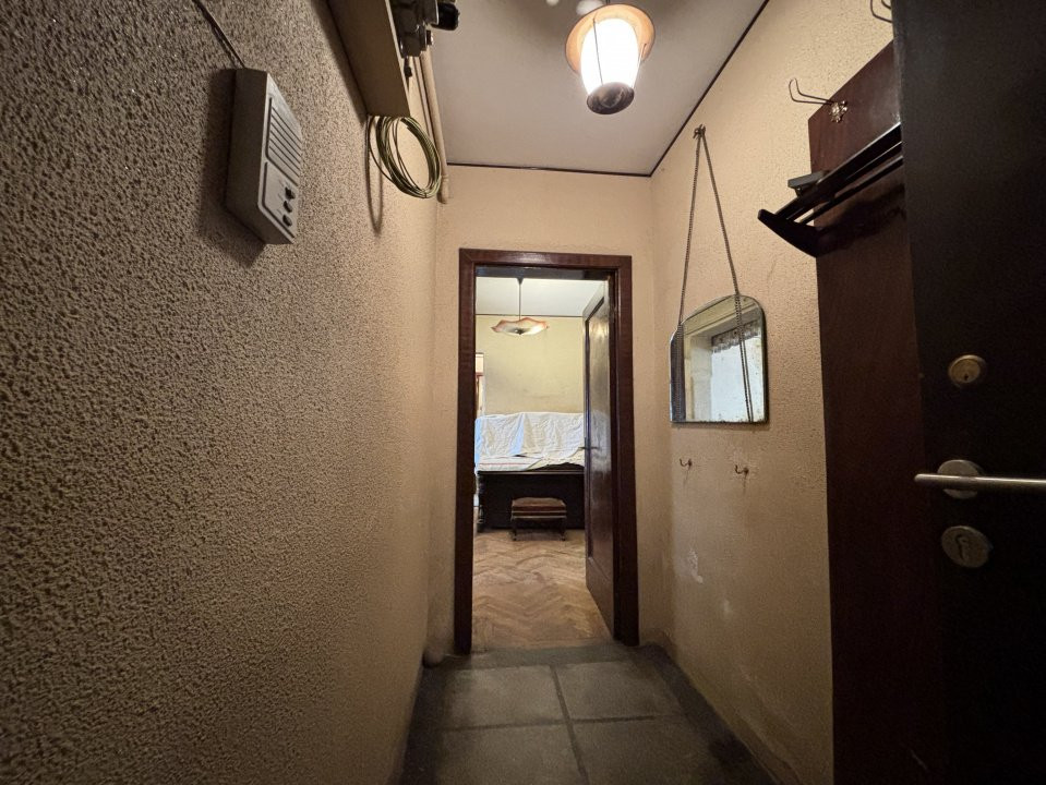 Apartament 3 camere, 86 mp, etaj 1, langa Parcul Carol, de renovat
